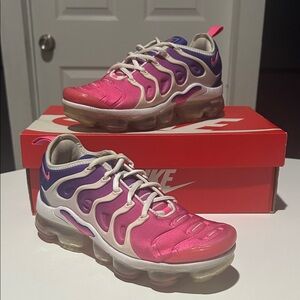Nike Air VaporMax Plus “Concord Pink Blast” Women’s Size 7